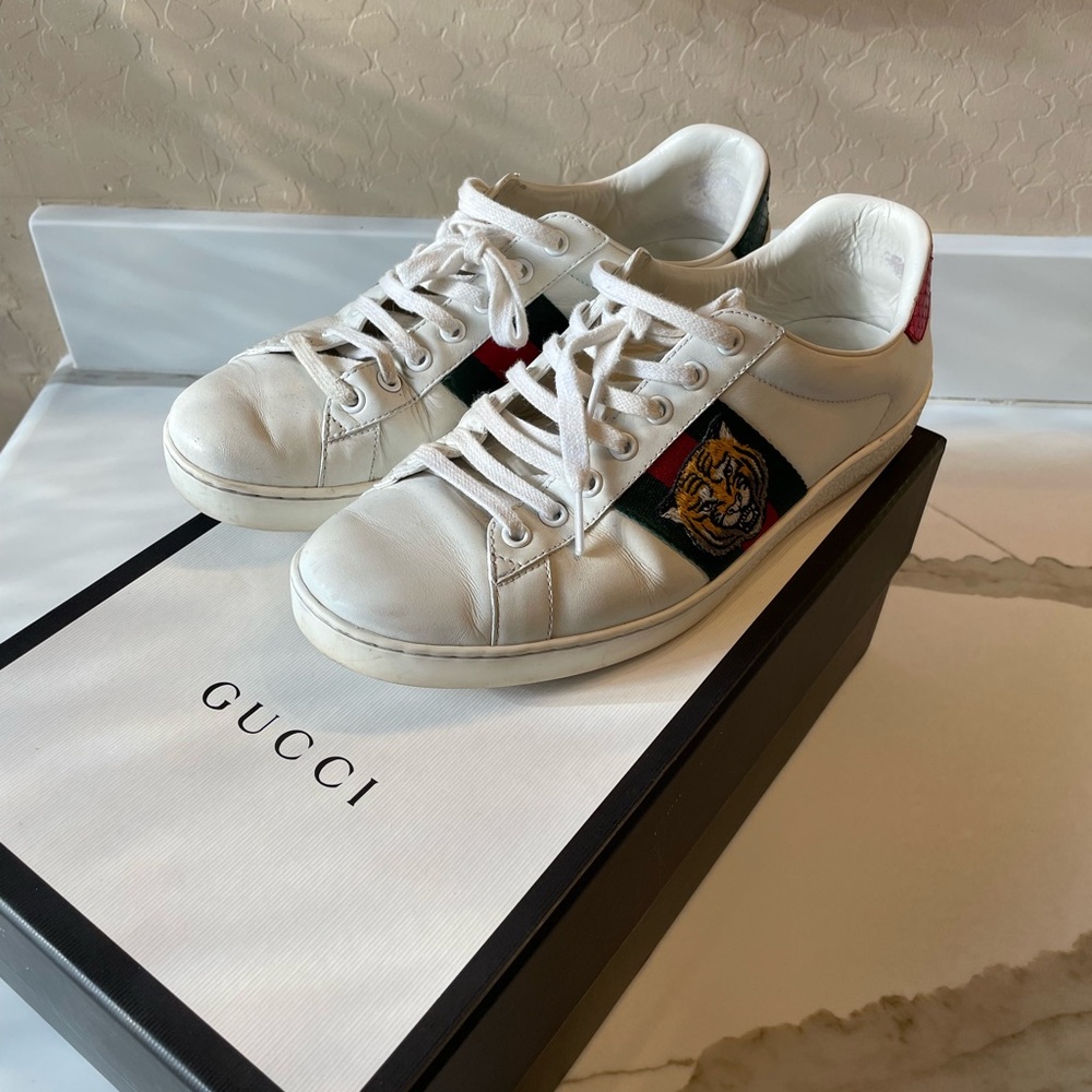 Gucci White Leather Sneakers with Tiger Embroidery